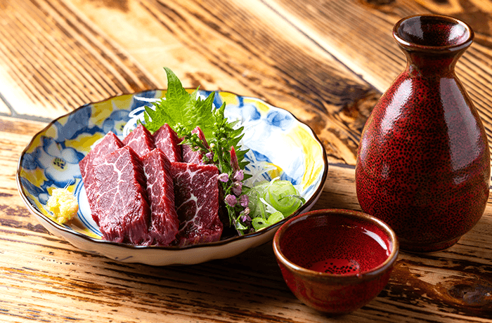 馬刺しと日本酒